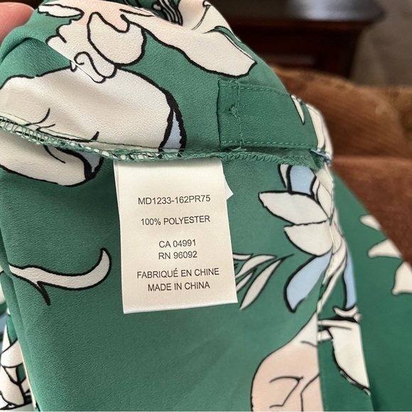 Carolina Belle Romper Women's Size 6 Green Floral VNeck Long Sleeve Short Belted - Picture 5 of 6